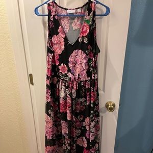 New York & Company. Maxi Dress. Size: Large